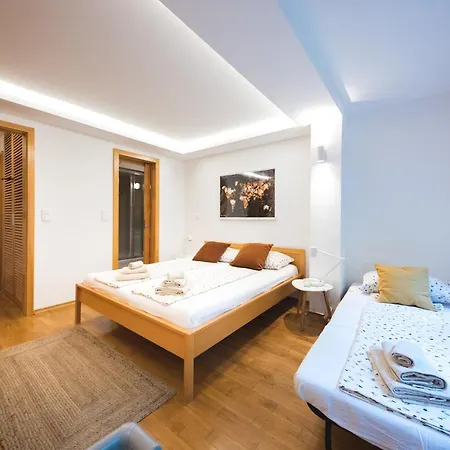 Sleep, Eat, Repeat And Park Your Car In City Center Zagreb Exterior photo