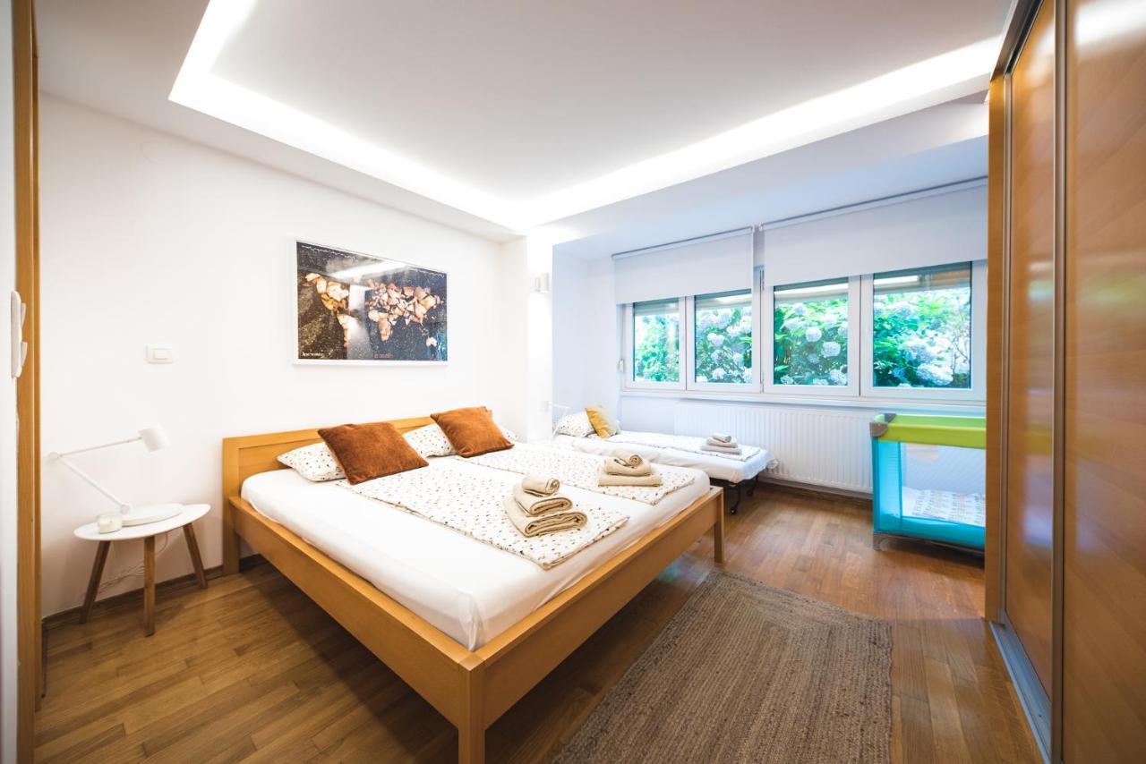 Apartment Sleep, Eat, Repeat And Park Your Car In Center